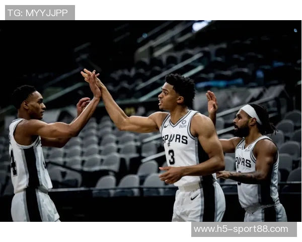 马刺展现惊人韧性逆转19分创赛季新高再度演绎逆转传奇